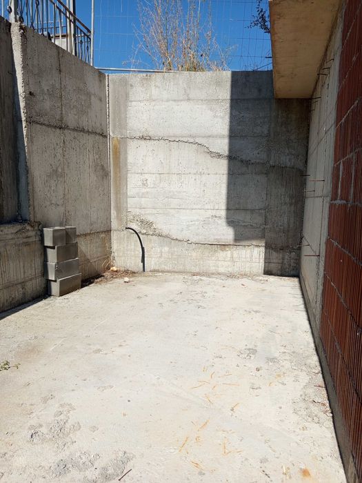 Двуетажна къща с акт 15