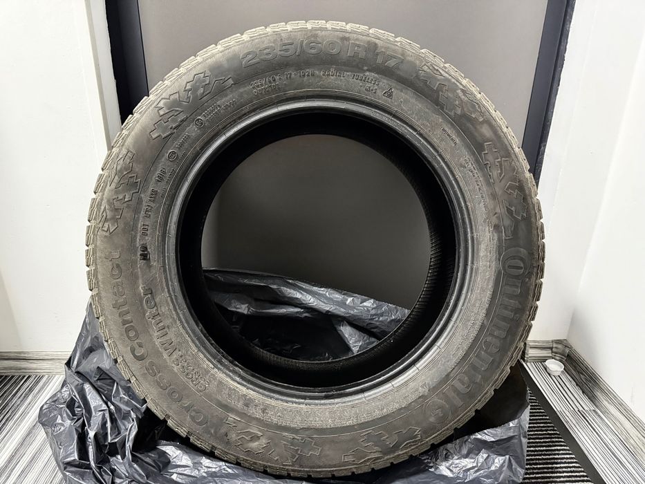 Anvelopa iarna Continental 235/60 R17 102H