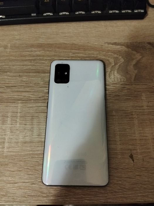 Продам смартфон Samsung Galaxy A51