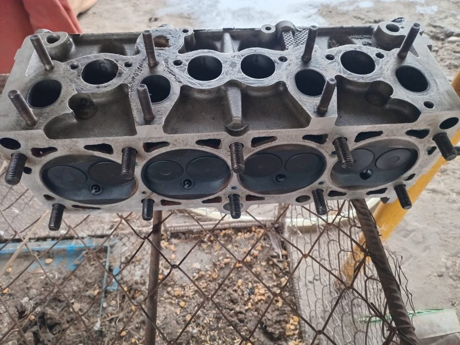 Продам головку двигателя