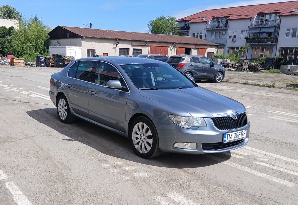 SKODA Superb 0 — imagine 2