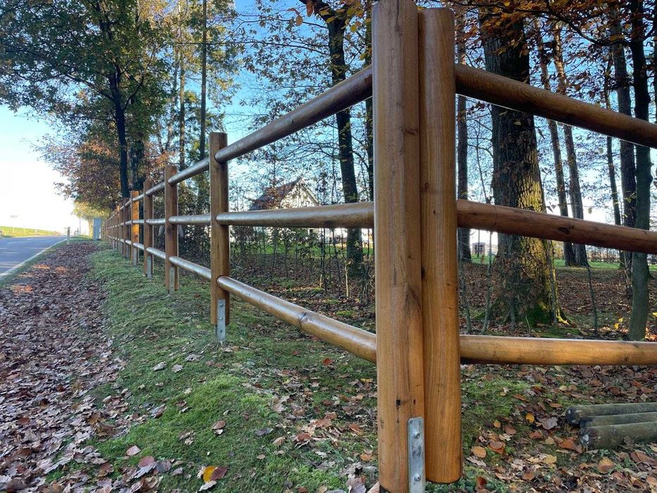 Stalpi din stejar calibrati pe rotund , balustrii