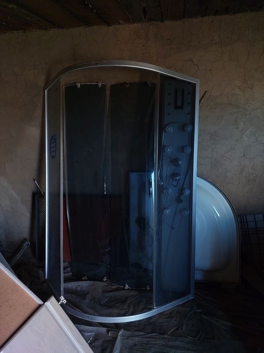 Продам душевую кабинку