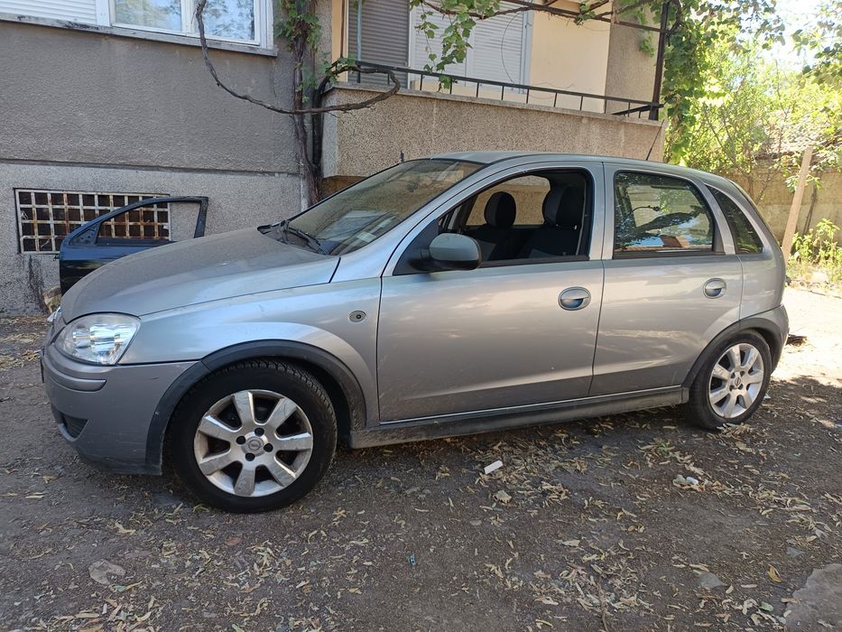 Опел Корса на части