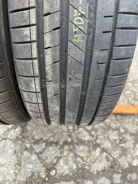 2 броя летни гуми Kumho 235/45 R18 Dot 5224 ном 507