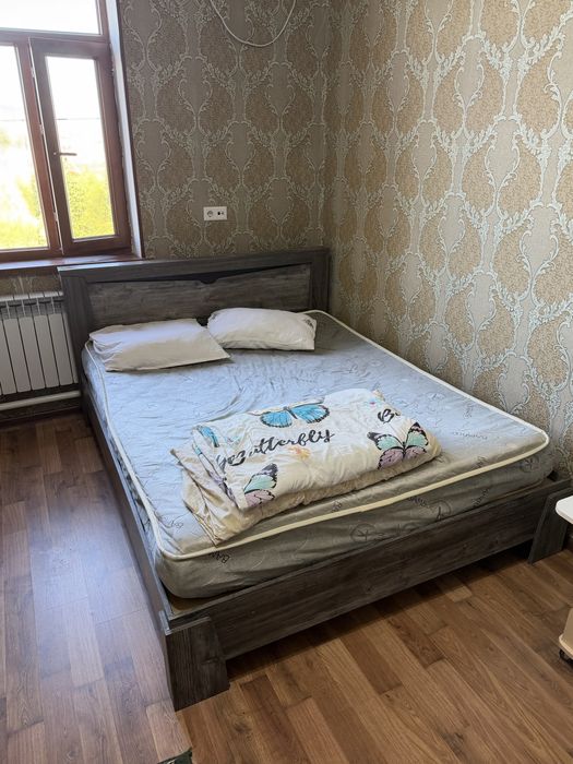 Спальный кровать
