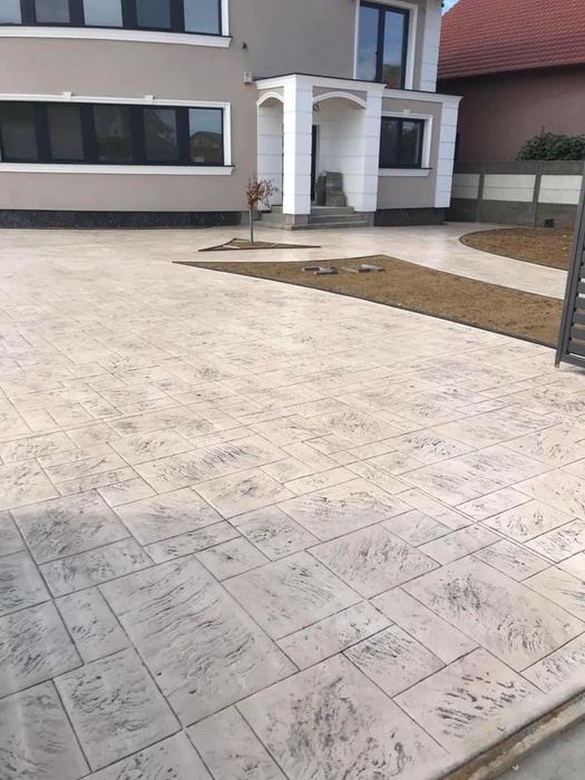 Decorațiuni curți din beton amprentat orce model