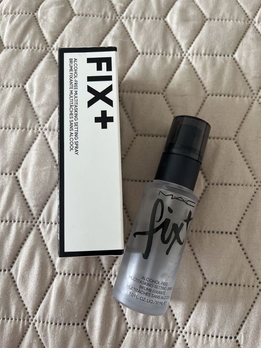 MAC Fix+ Alcohol-Free Multitasking Setting Spray