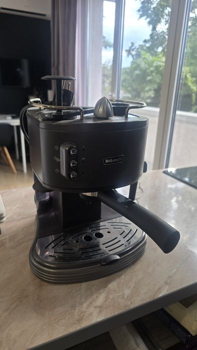 Кафемашина за еспресо Delonghi