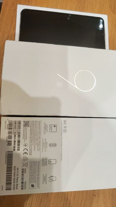 Смартфон Xiaomi Mi 9SE