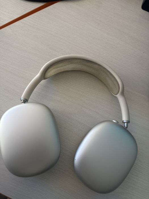 продам Airpods pro max без гарантии в коробке