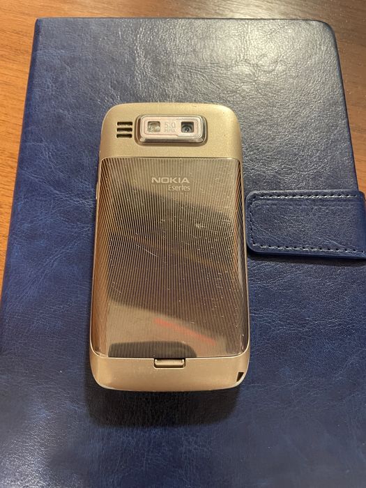 Nokia E72. в отличном состоянии в оригинале!