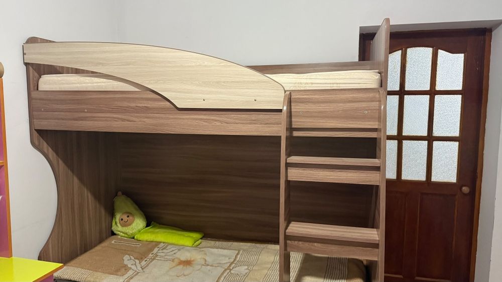 Двухярусная кровать