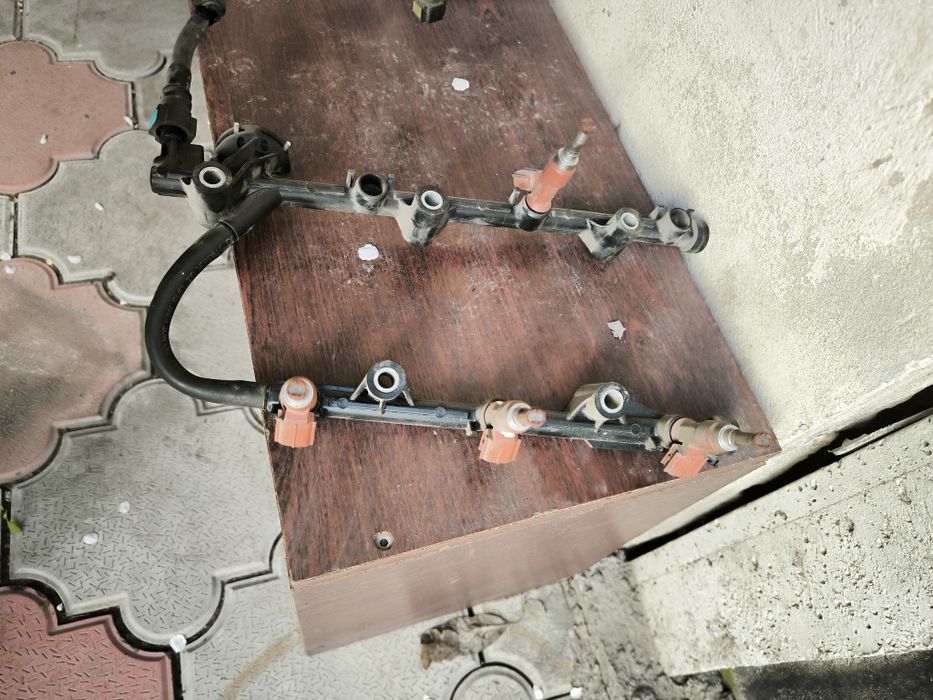 Продам форсунки Тойота Рав 4 матор 3.5 подходят и на Хайлендер