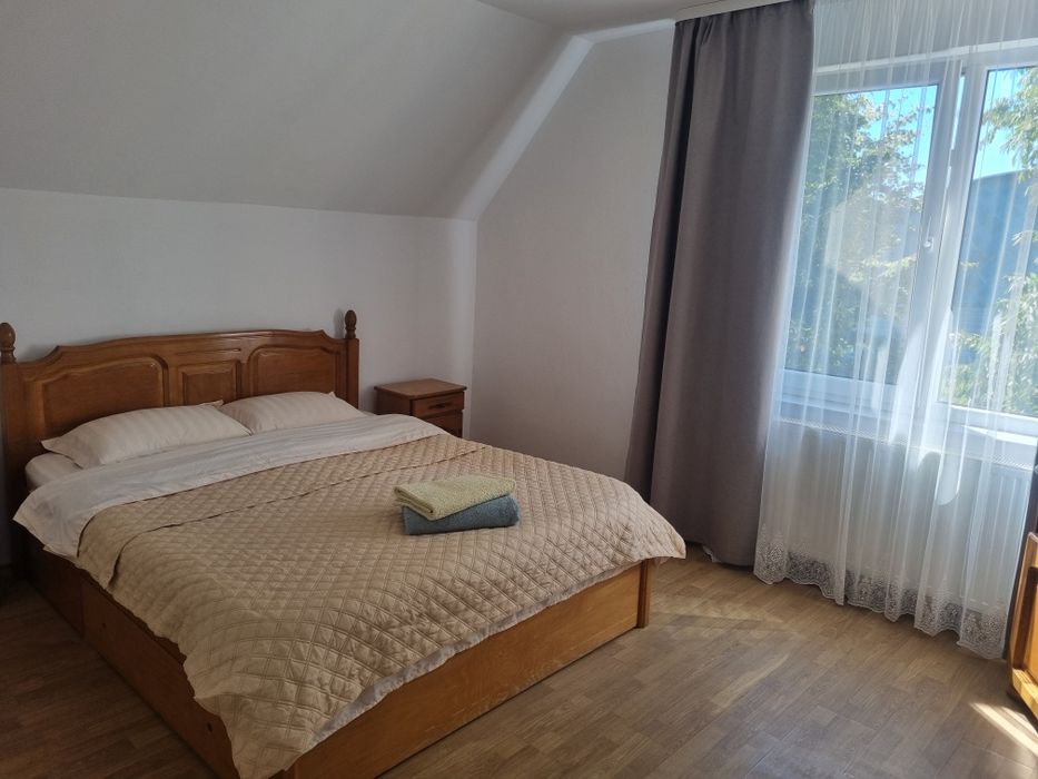 Închiriez casă Scheia