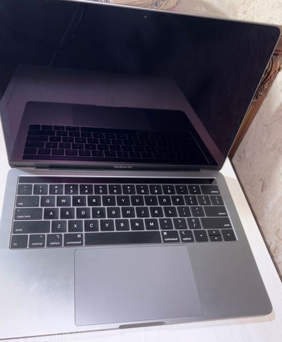 MacBook Pro 2019 intel i5 8/128