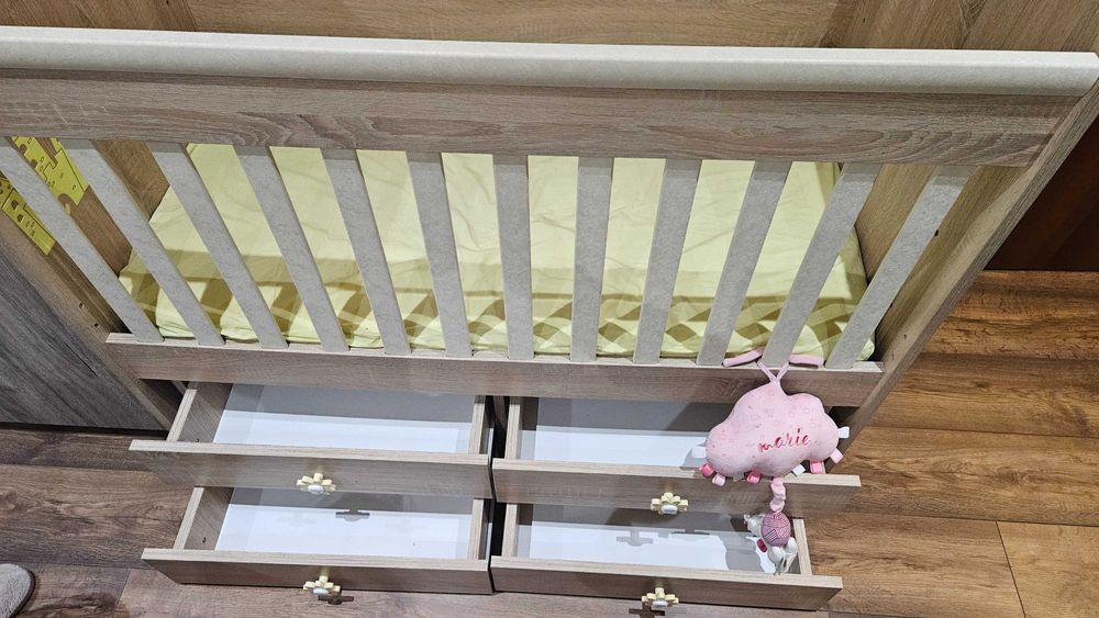 Легло Дизайн бейби с 3 нива, люлеещ механизъм и 4 чекмеджета