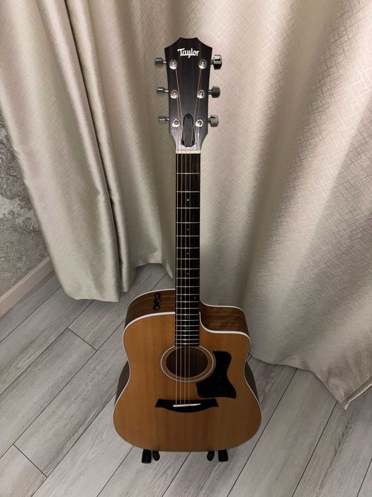 Электроакустическая гитара Taylor 210ce