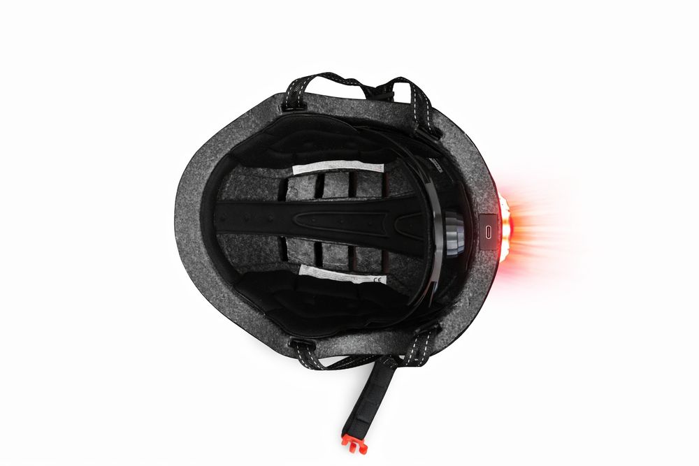 Вело каска Gudook с LED светлини – като нова