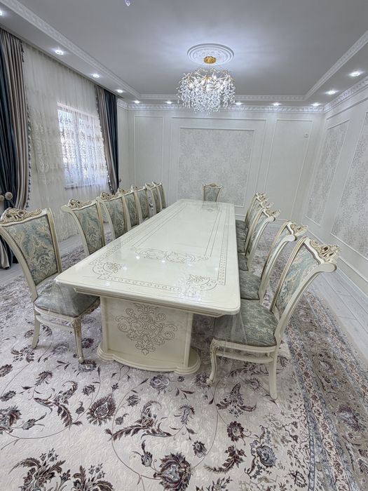Продается стол и стулья