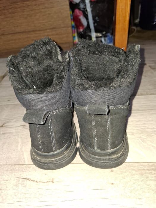 Зимние новые ботинки с железом