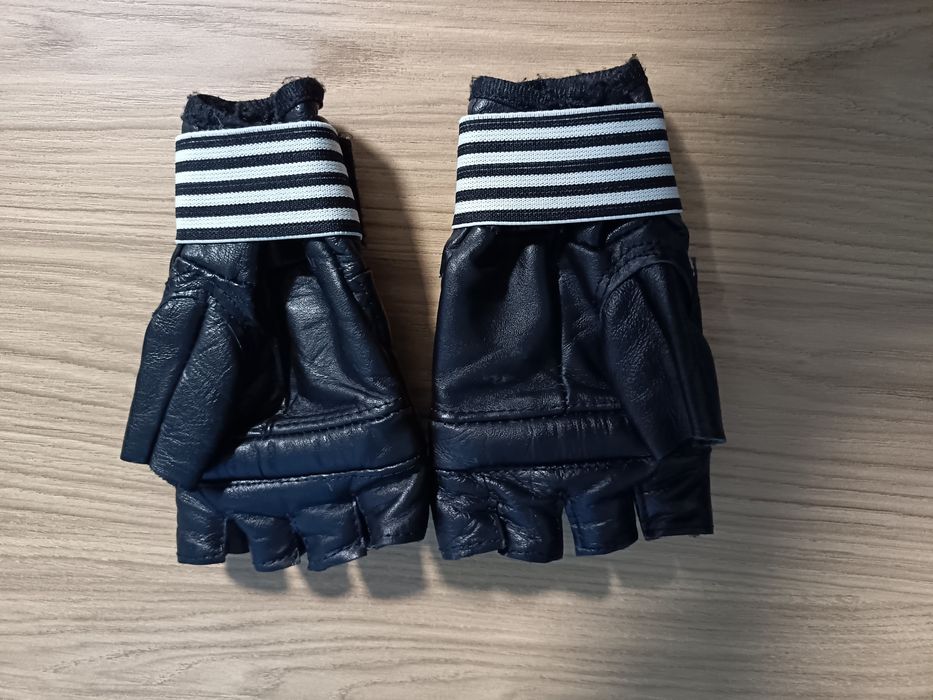 Перчатки боксёрские сосиски