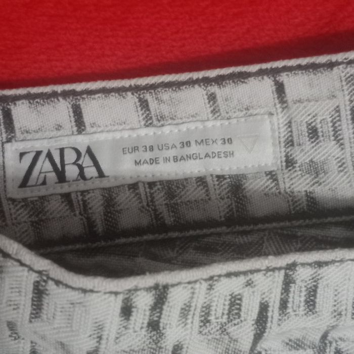 Продаю джинсы Zara