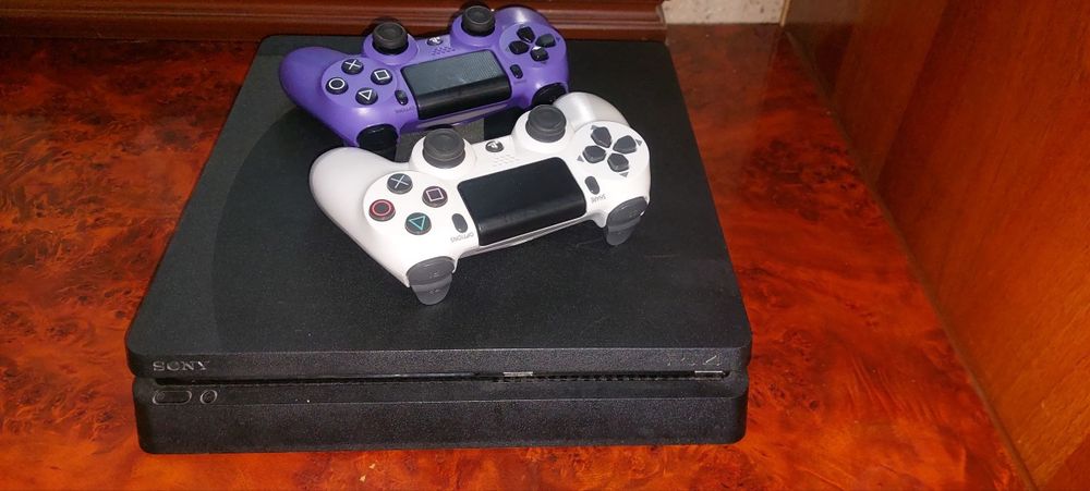 Sony PlayStation 4