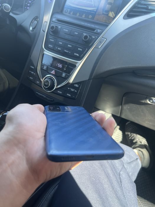 Мобилный телефон