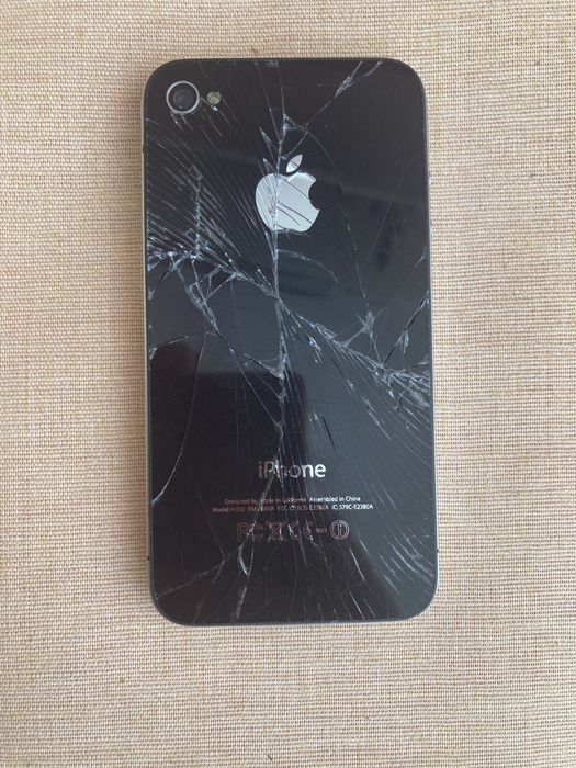 Iphon 4 blocat. Iphon 4 de piese / recarosare