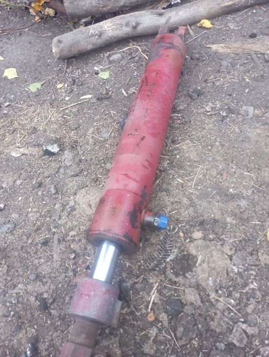 Продам цилиндр гидравлический