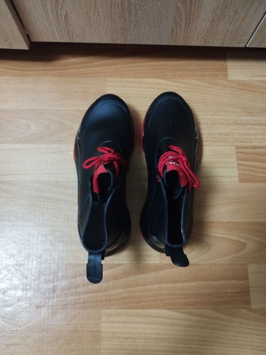 Резиновые ботинки (сапоги)