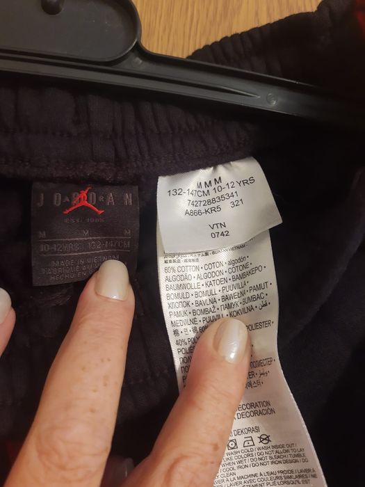 Pantalon techi Jordan si Nike intr o stare foarte bună!