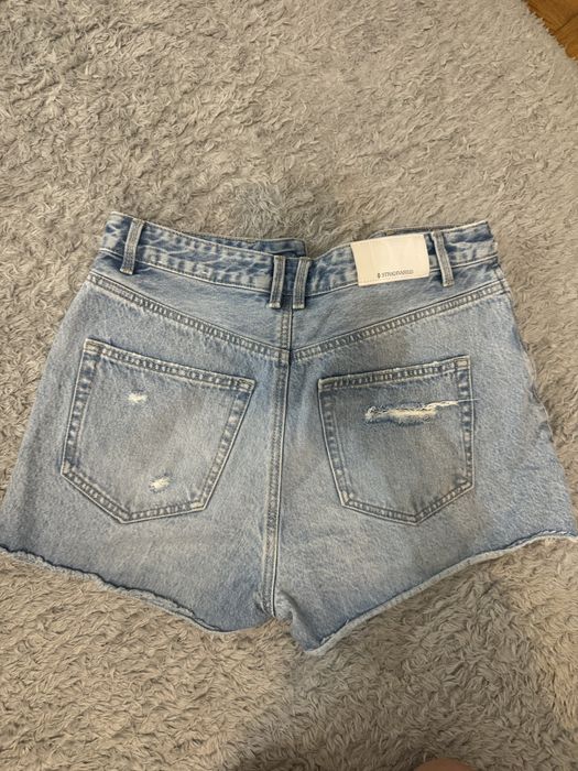 Дамски къси панталони Stradivarius