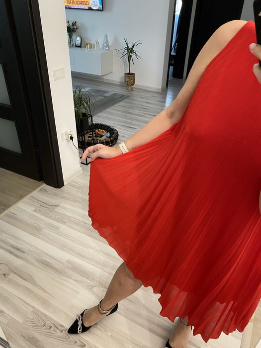 Vand rochie rosie marime L-XL