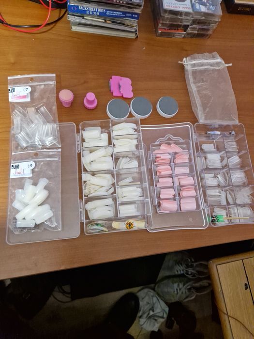 Tipsuri  unghii false