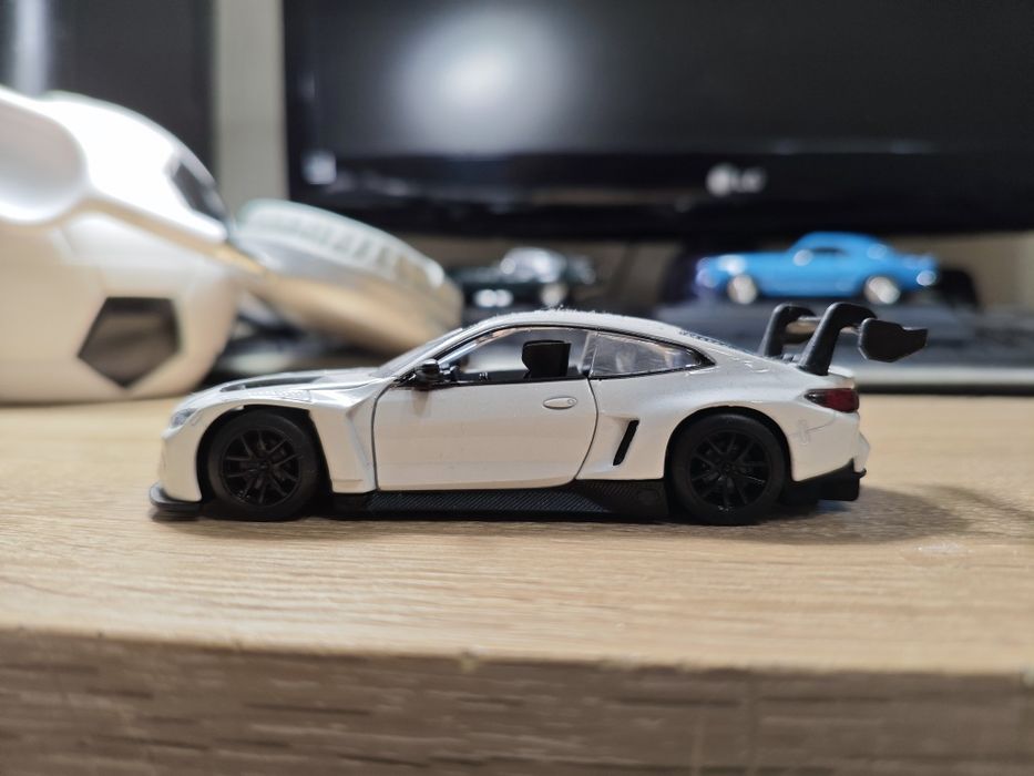 Модели машин в масштабе 1:43