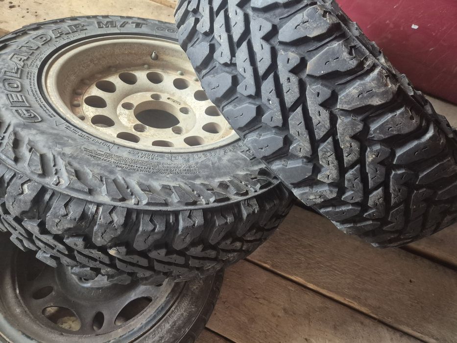 Vând 5 buc 225/75 R16