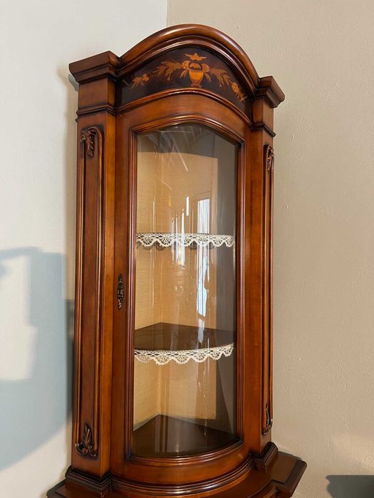 Vitrina Baroc pe colt!