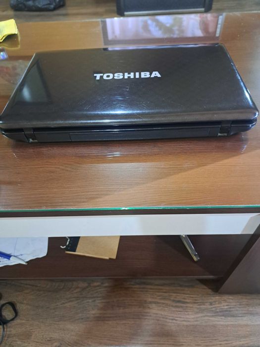 Продавам Лаптоп TOSHIBA Satellite L750!Юного запазен и и добе работещ!