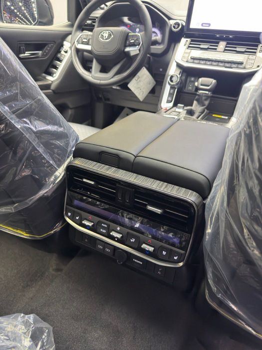 Продается новый Toyota LC300 3.5 hybrid