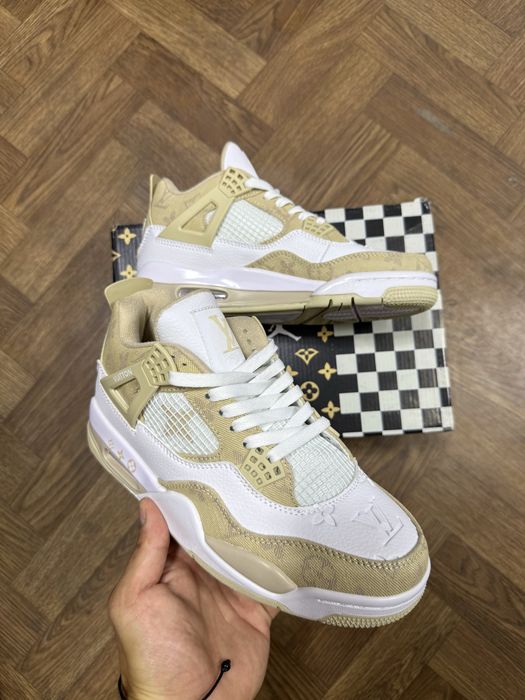 Adidasi/Sneakersi Nike Air Jordan 4 Retro x Louis Vutton marimea 42 si 43