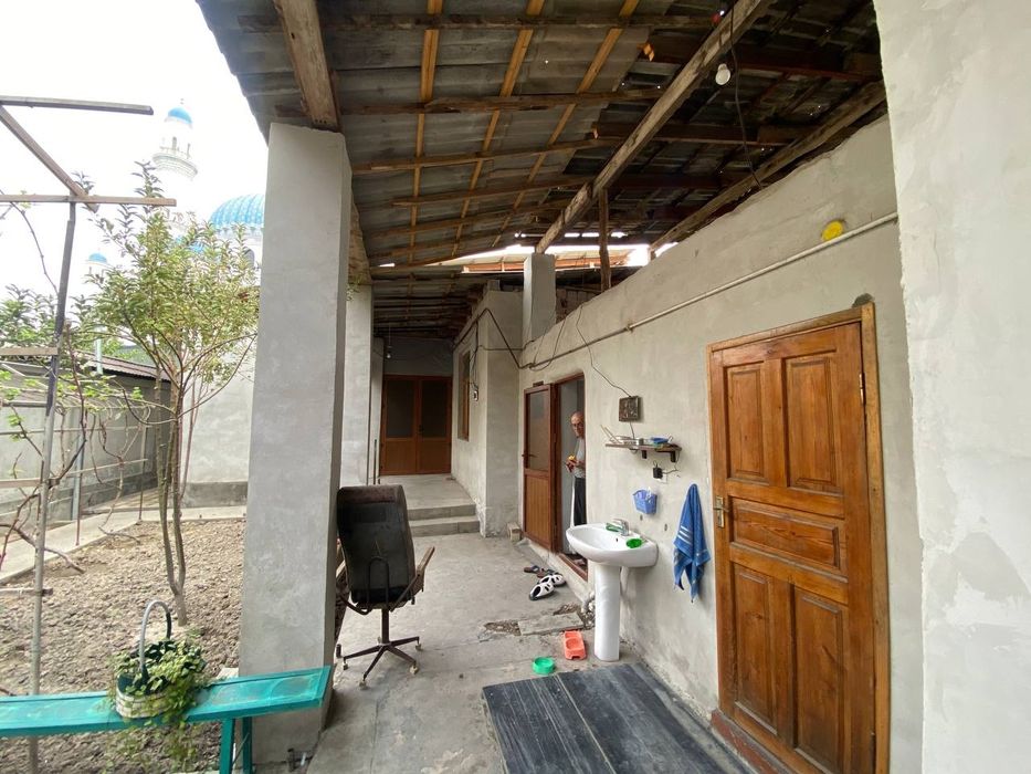 Продаётся дом в бектемирском районе. Земля 3,9 соток.