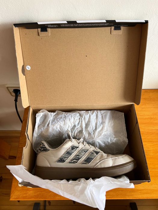 Обувки Adidas Courtblock