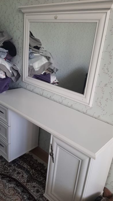 Продается кровать и комод