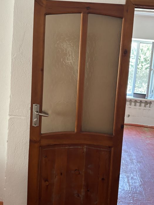 Продам 3 деревянные двери, б/у