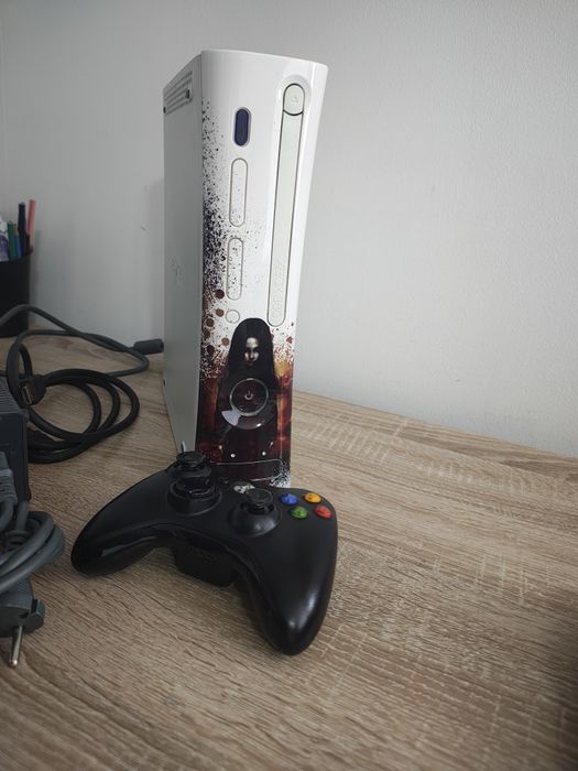 Consola Xbox 360 ediție specială – pachet complet