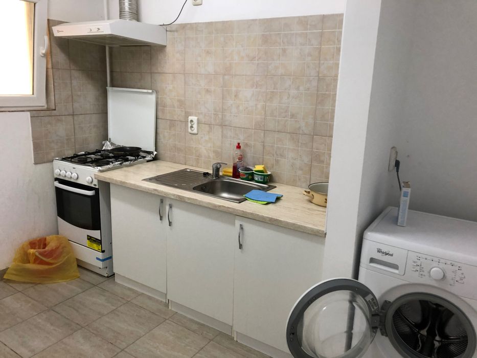 Proprietar inchiriez garsoniera langa Spitalul Judetean-Complexul Studentesc