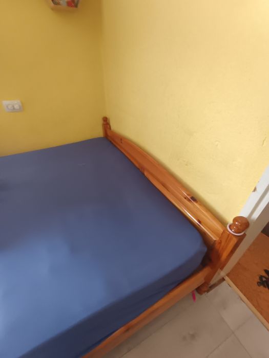 Дървено масивно чамово легло с матрак и подматрачна рамка