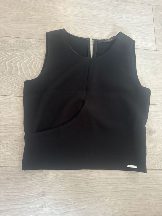 Топ Guess XS размер (угломен)